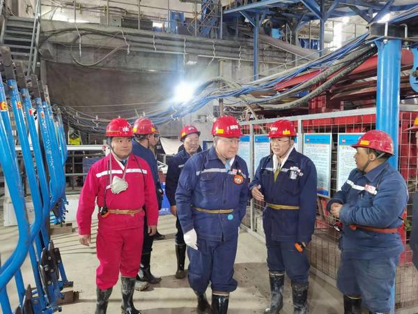 延能集團黨委副書記、總經(jīng)理李斌一行赴陜煤建設礦建二公司車村項目部調(diào)研